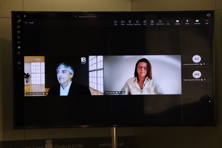 El CEO i cofundador de IB Corporate Growth, Ivan Borrego, i la fundadora Think Beauty, Nora Hamelin, connectats per videoconferència a la presentació impulsada pel comú d'Andorra la Vella.